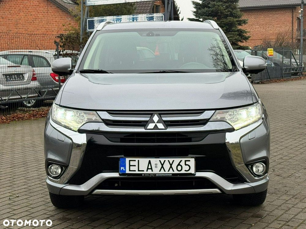 Mitsubishi Outlander - 13