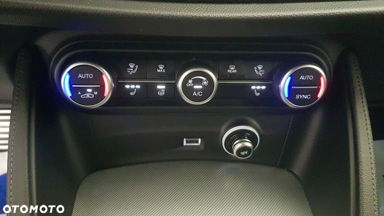 Alfa Romeo Stelvio - 30