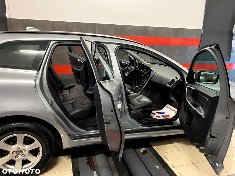 Volvo XC 60 D3 Geartronic Summum - 19