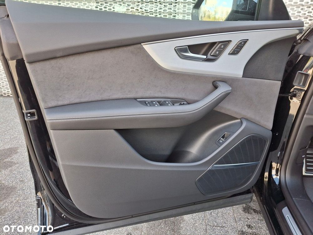 Audi Q8 - 9