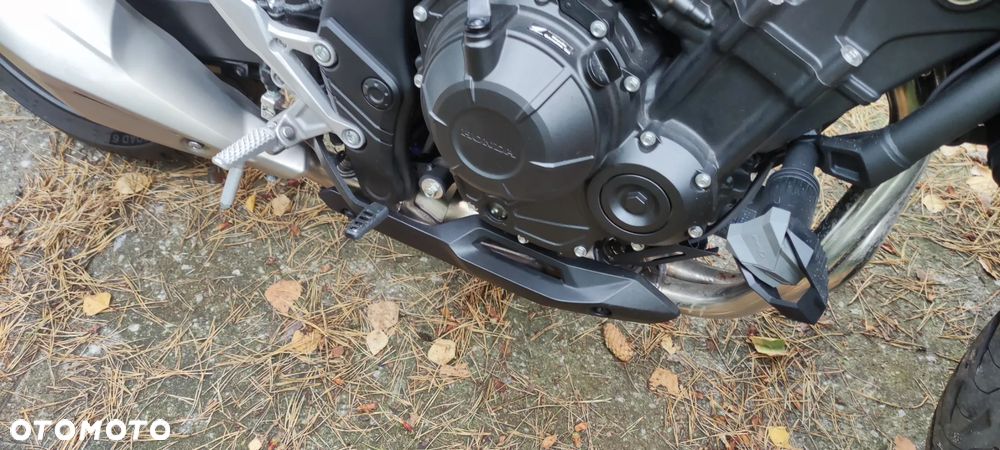 Honda Hornet - 12