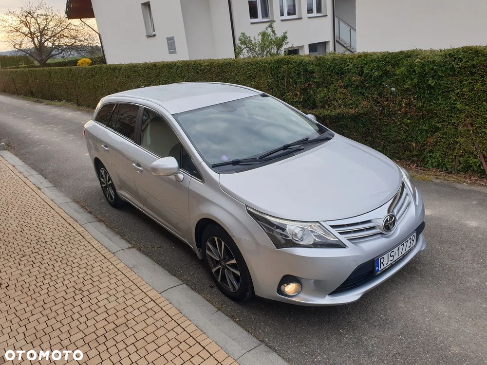 Toyota Avensis - 14
