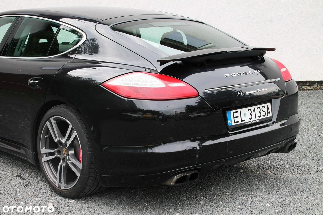 Porsche Panamera Turbo PDK - 9