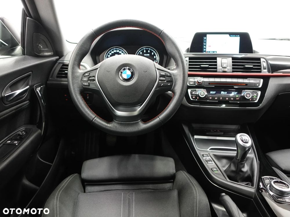 BMW Seria 2 218i Coupe Sport Line - 32