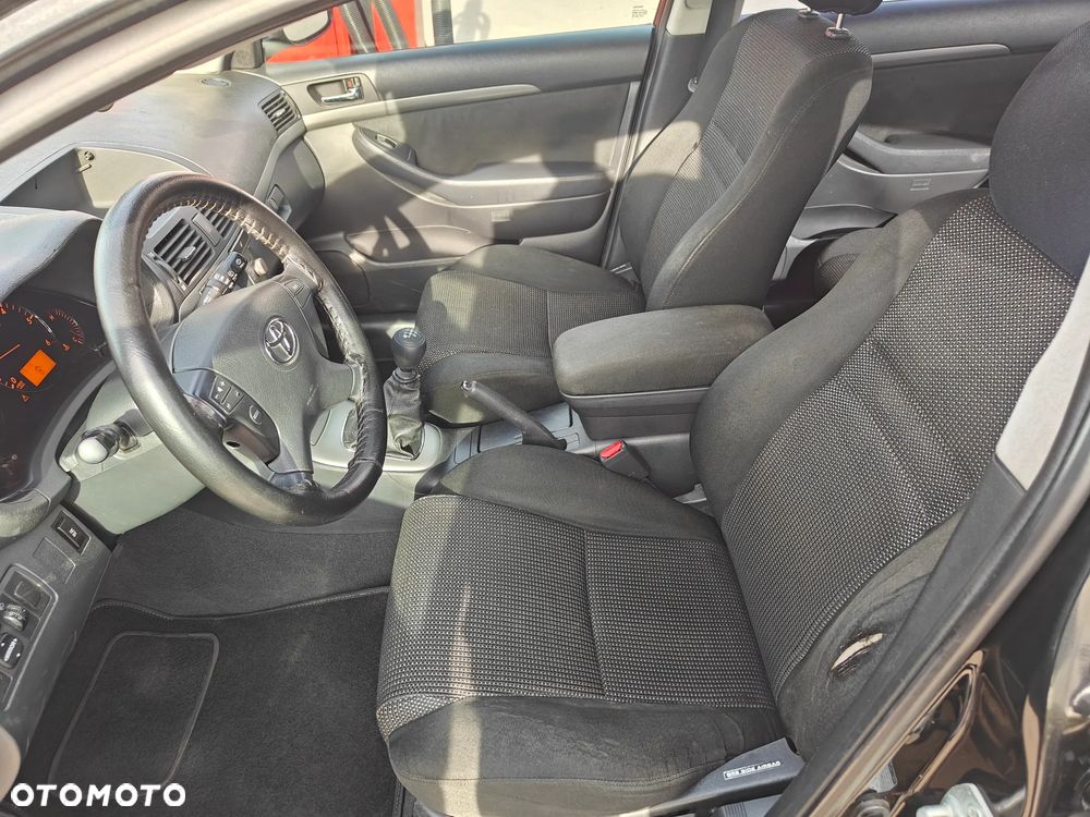 Toyota Avensis 2.0 D-4D Sol - 14