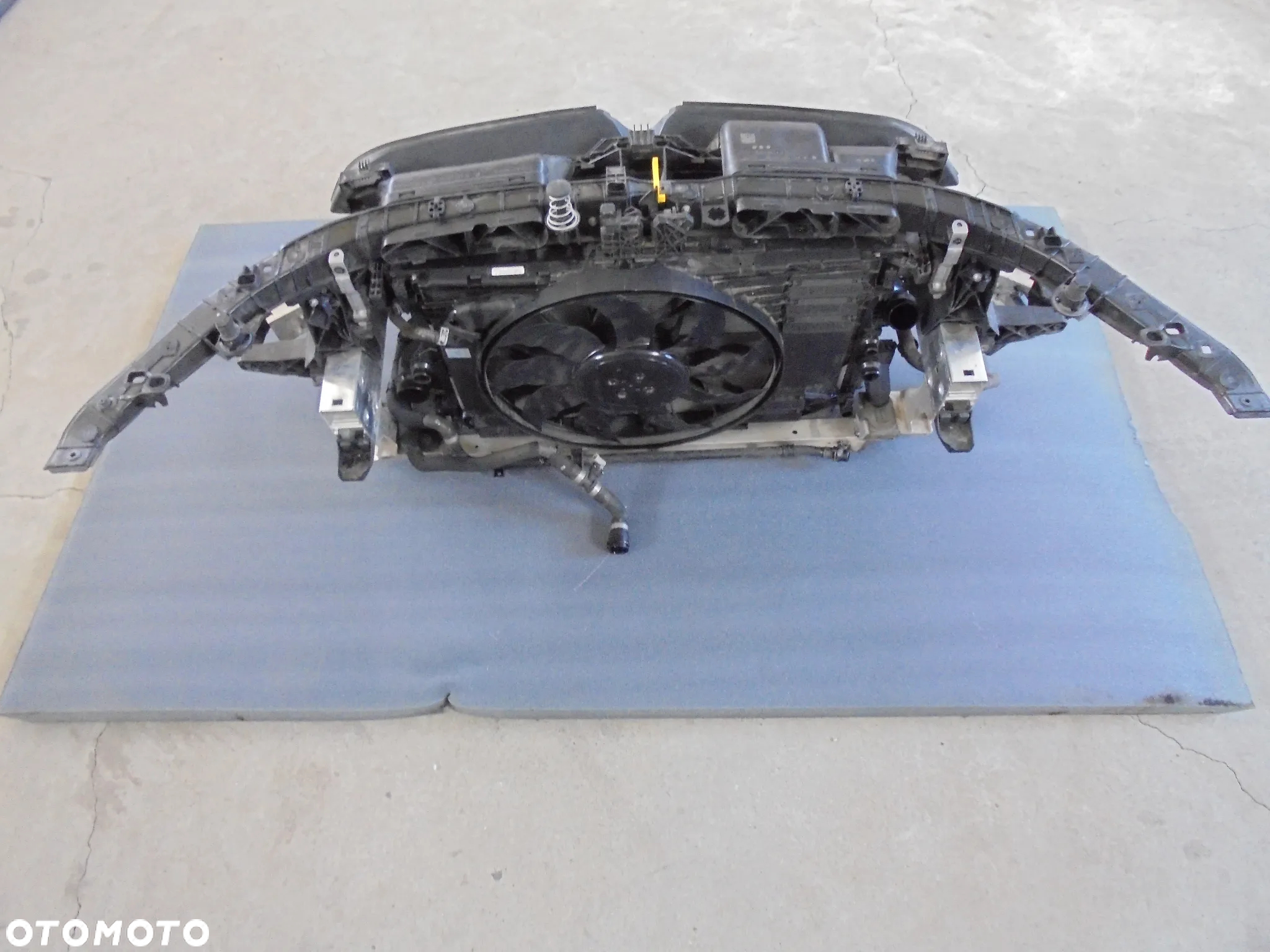 MERCEDES CLA W 118 PLUG IN HYBRID PAS PRZEDNI KOMPLET CHLODNIC - 6