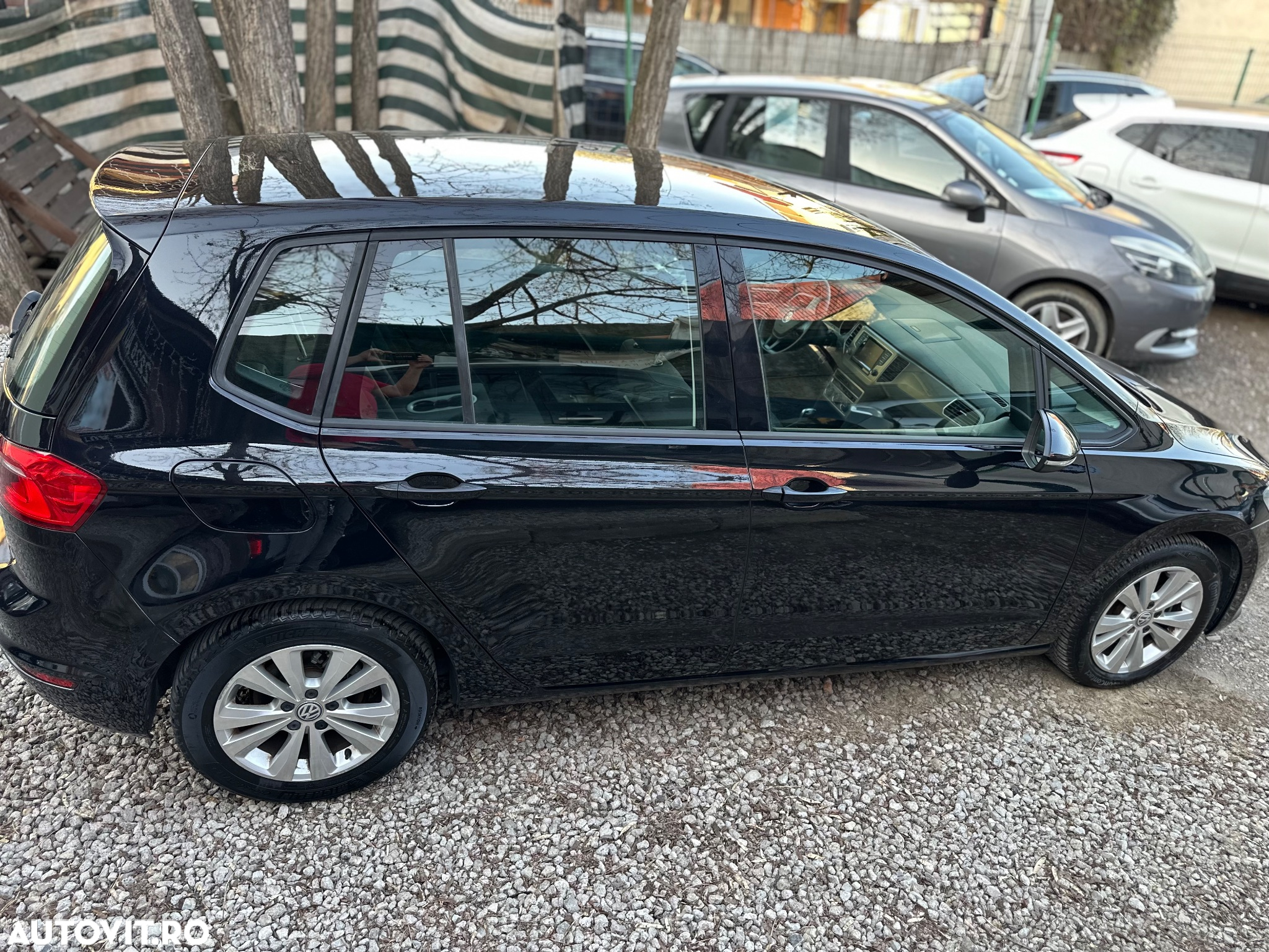 Volkswagen Golf Sportsvan 1.6 TDI BlueMotion Technology DSG Lounge - 17