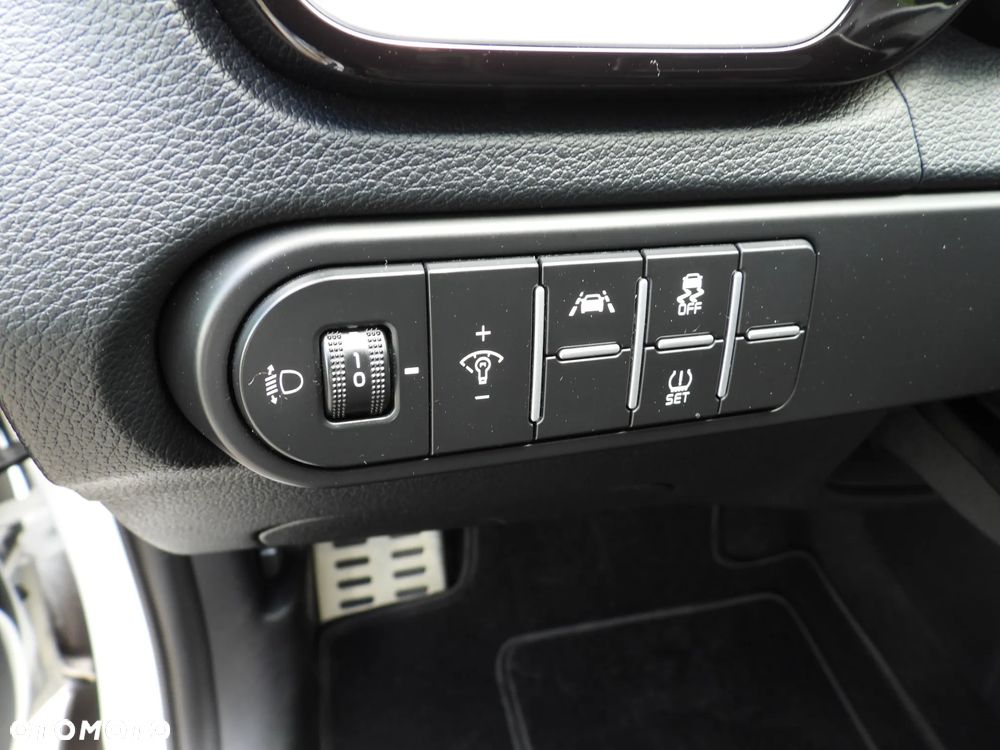 Kia XCeed - 28