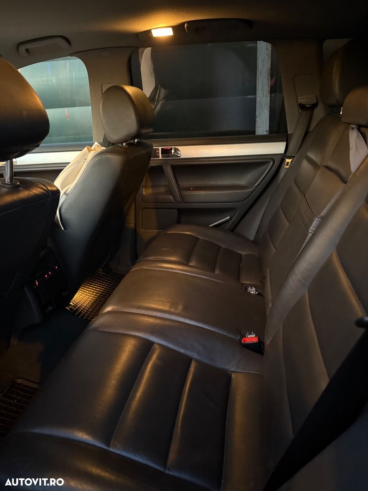 Volkswagen Touareg - 12
