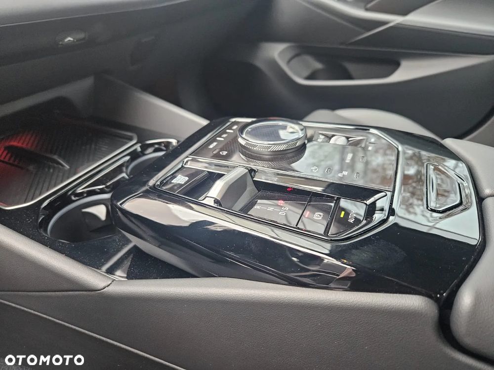 BMW Seria 5 520d xDrive - 17