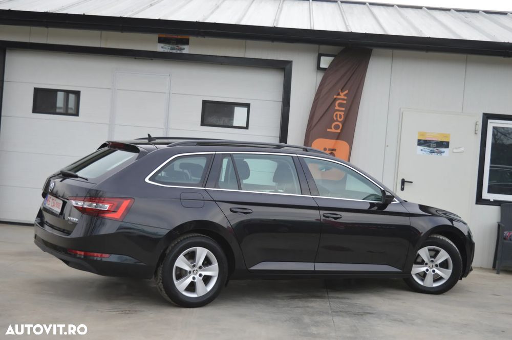Skoda Superb 2.0 TDI DSG Ambition - 8