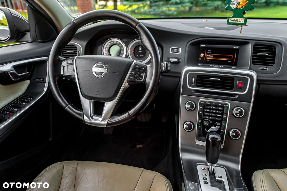 Volvo V60 D3 Geartronic RDesign - 27