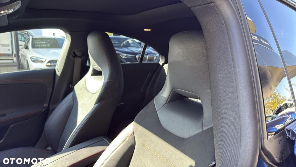 Mercedes-Benz CLA - 12