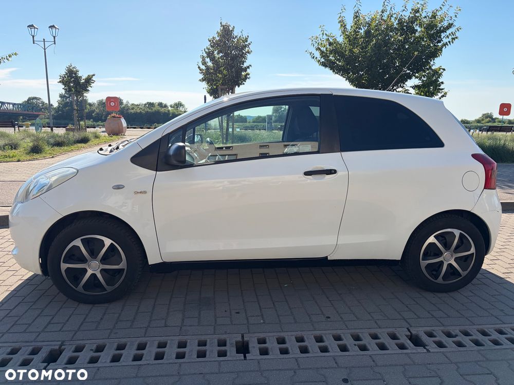 Toyota Yaris 1.4 D-4D Terra A/C - 8
