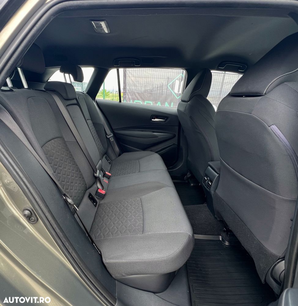 Toyota Corolla 1.8 Business Edition - 17