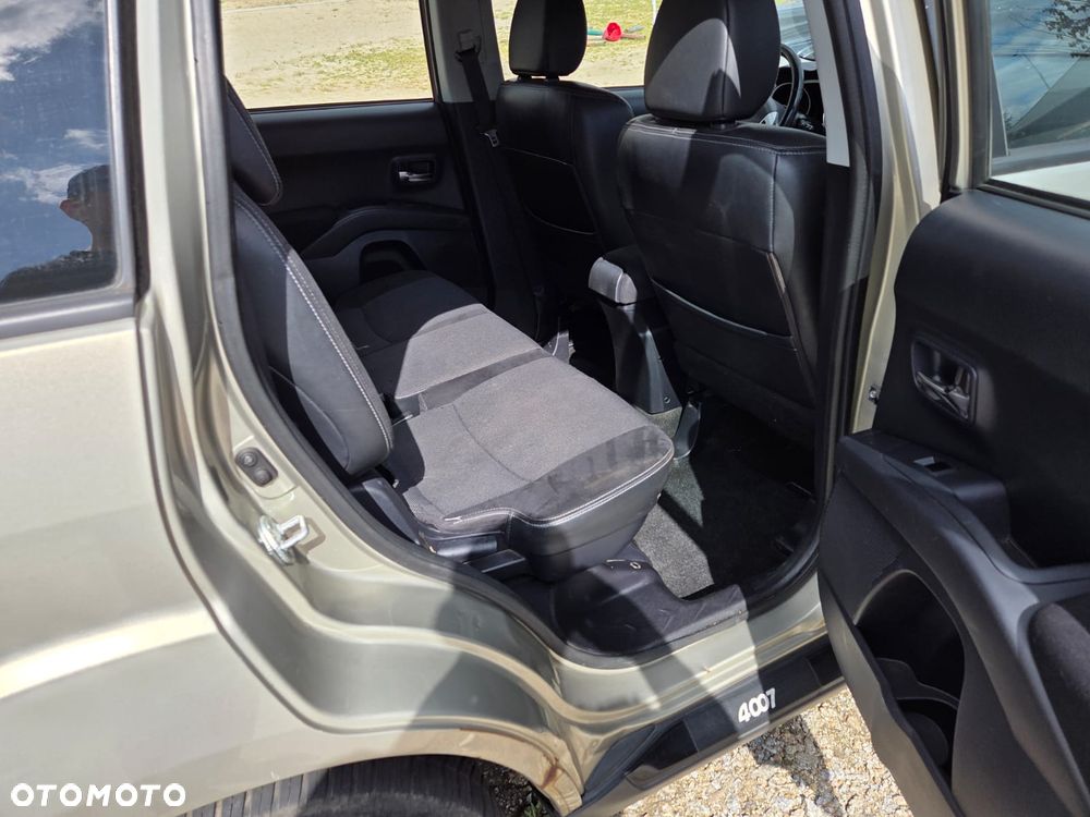 Peugeot 4007 HDI FAP 7-Sitzer Sport - 12