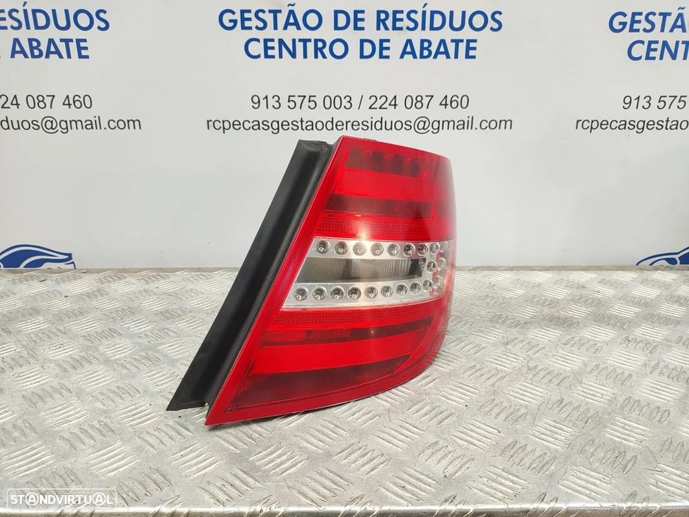 Farolins Tras Traseiros Esquerdo Direito Originais LED Mercedes Benz Classe C W204 Facelift Carrinha Station 2048206564 2048206264 2007 - 2014 - 11