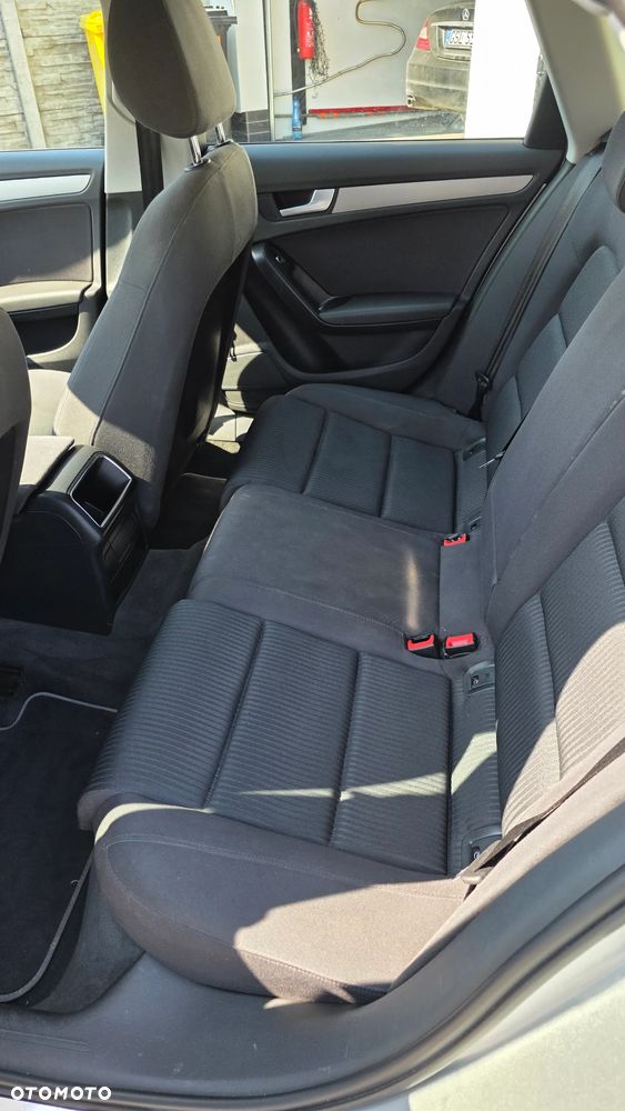 Audi A4 Avant 2.0 TDI DPF Ambiente - 10