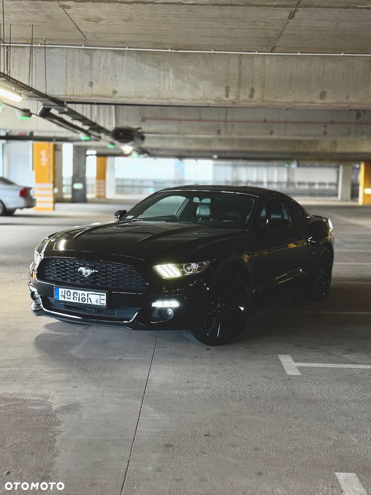Ford Mustang - 4