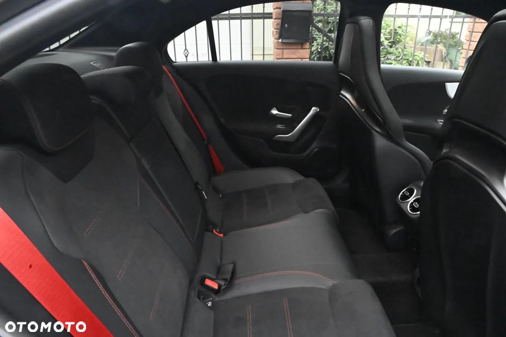 Mercedes-Benz Klasa A 35 AMG 4-Matic 7G-DCT - 18