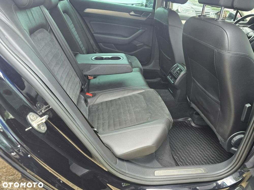 Volkswagen Passat - 15
