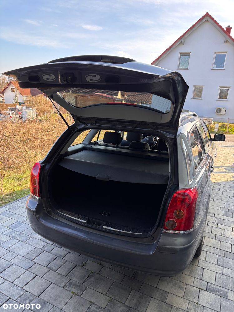 Toyota Avensis 2.0 VVT-i Executive - 6