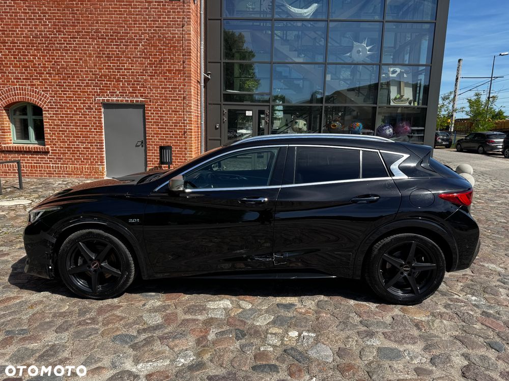 Infiniti Q30 2.0t DCT AWD Sport - 12