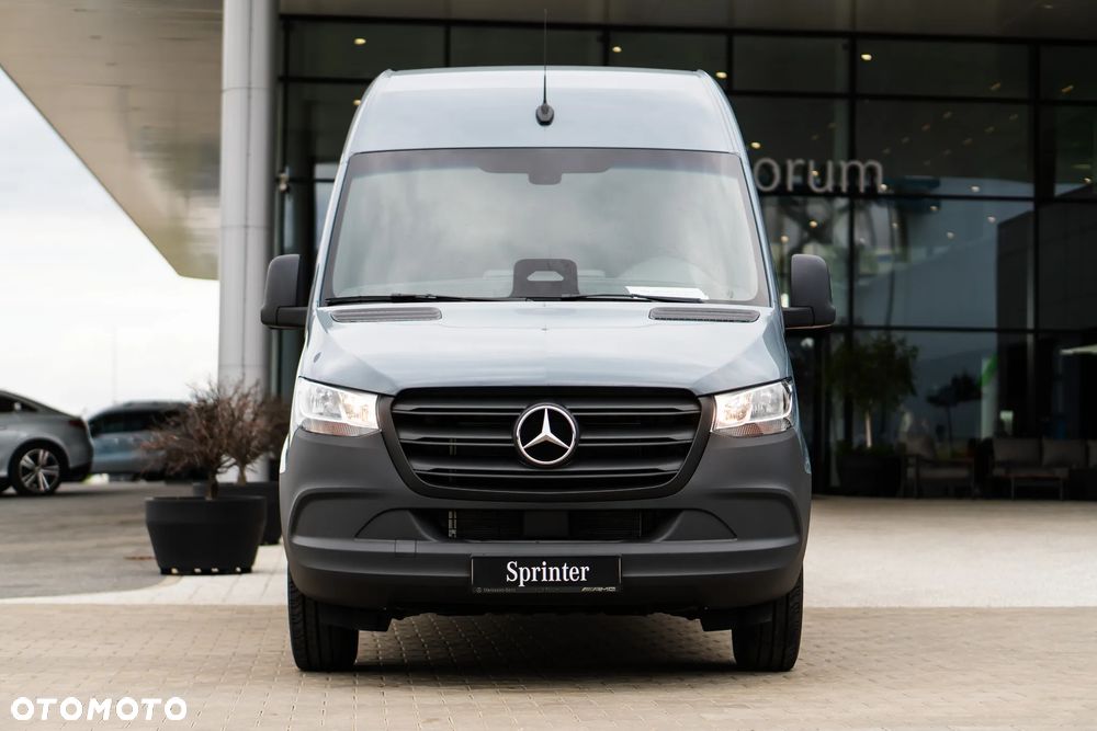 Mercedes-Benz Sprinter - 2