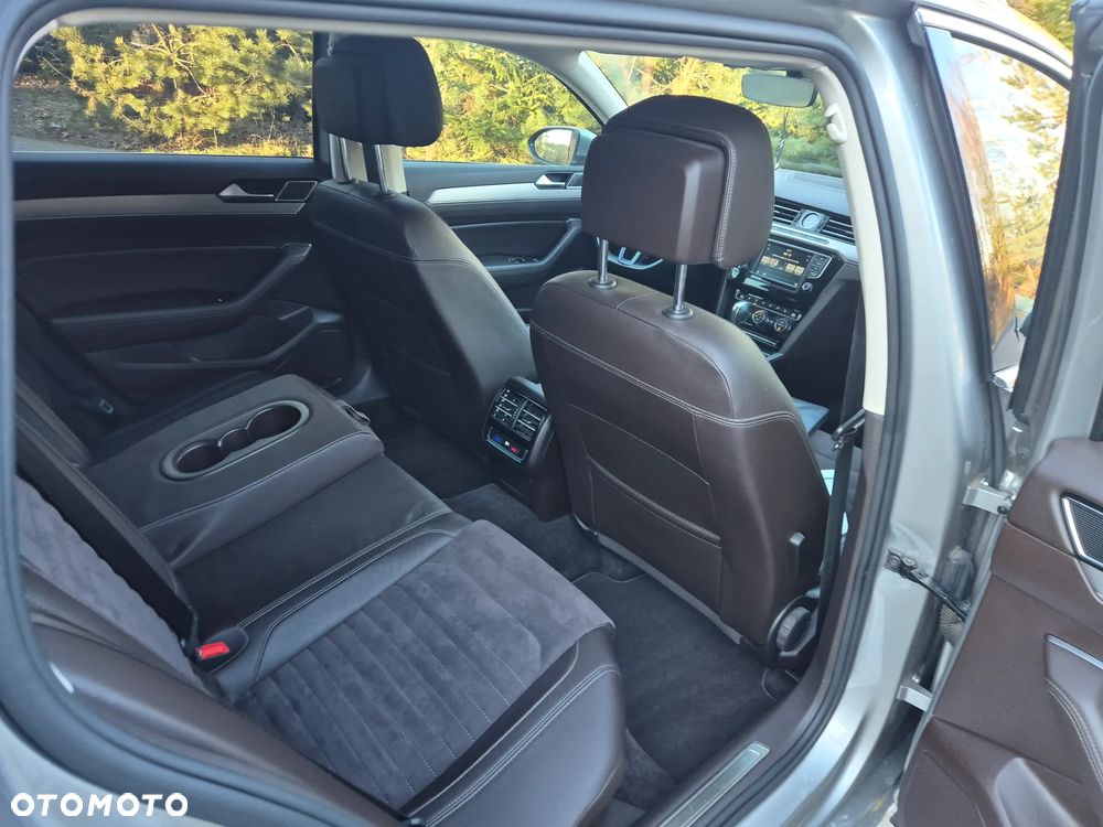 Volkswagen Passat 1.8 TSI (BlueMotion Technology) DSG Highline - 29