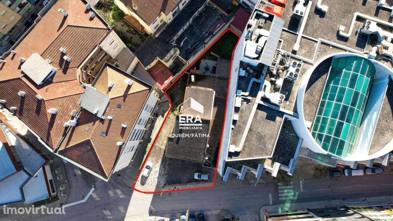 Prédio no Centro da Cidade de Fátima - Grande imagem: 2/49