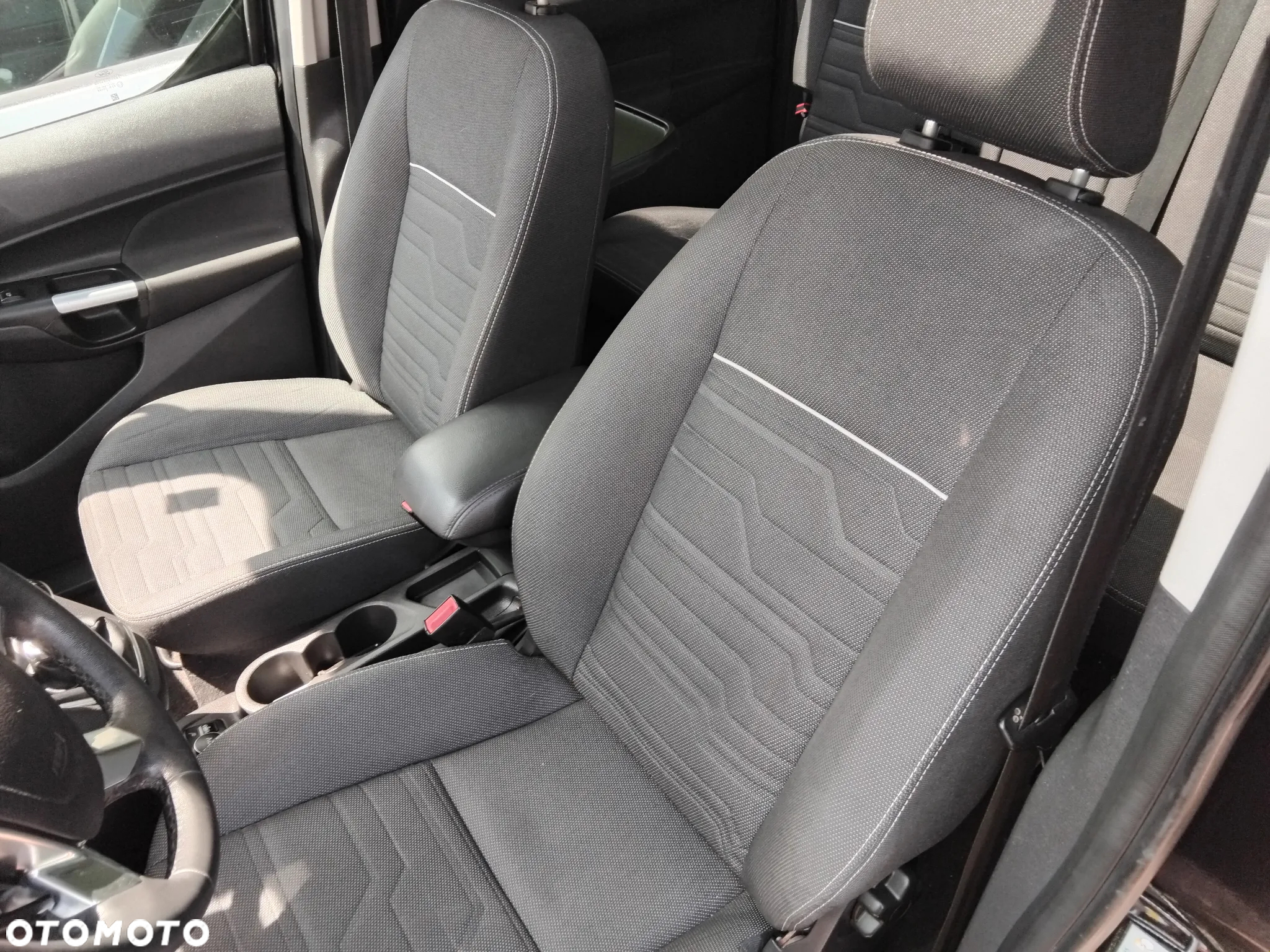 Ford Tourneo Connect 1.5 TDCi Start-Stop Titanium - 9