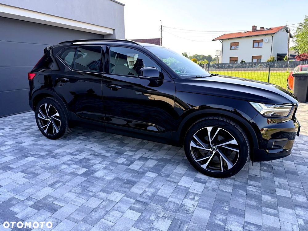 Volvo XC 40 D4 AWD Geartronic R-Design - 23