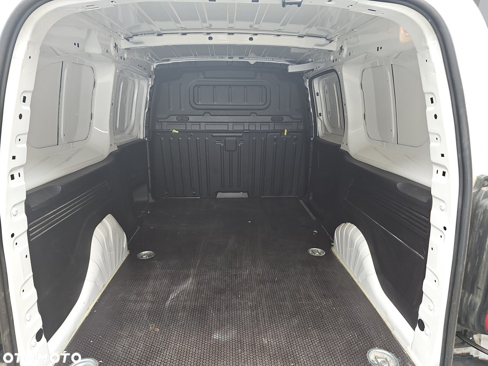 Toyota ProAce 2.3T 1.5D-4D 100KM long Furgon Active - 17