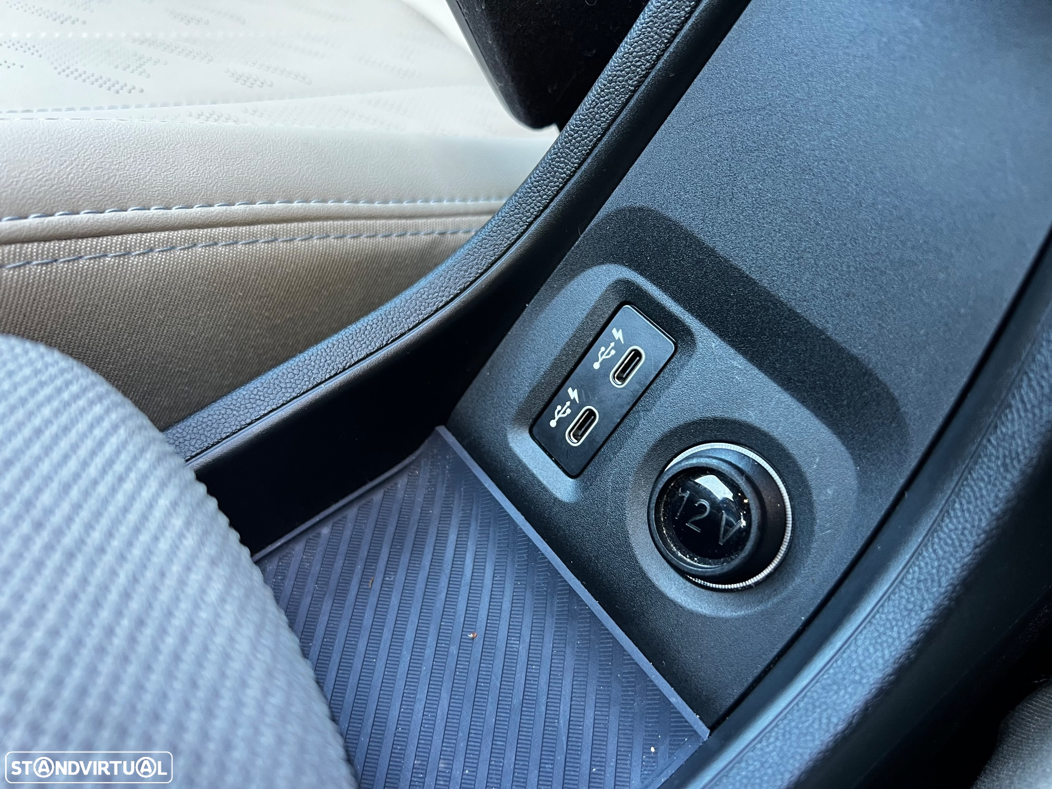 MINI 3 Portas Cooper C Favoured M - 26