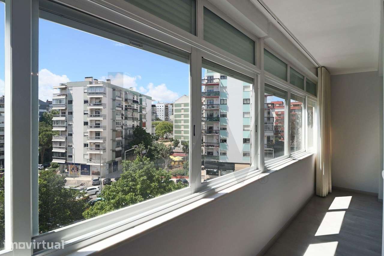 Apartamento T3 Remodelado com Excelentes Áreas em Carnaxide - Grande imagem: 3/43