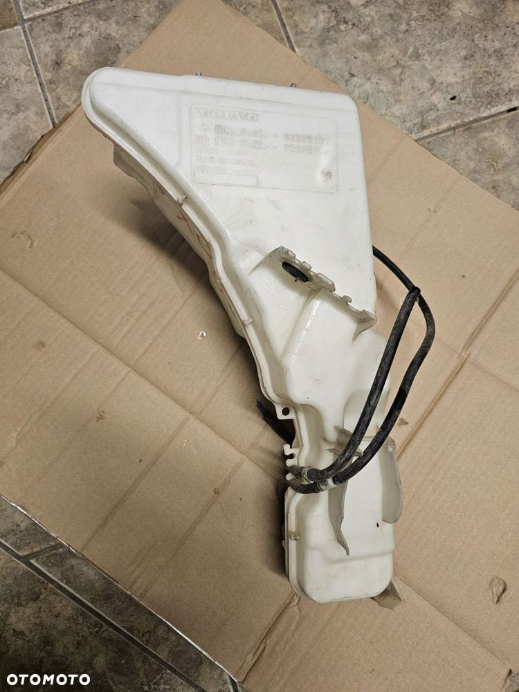 zbiornik spryskiwaczy volvo xc60 32328197 - 2