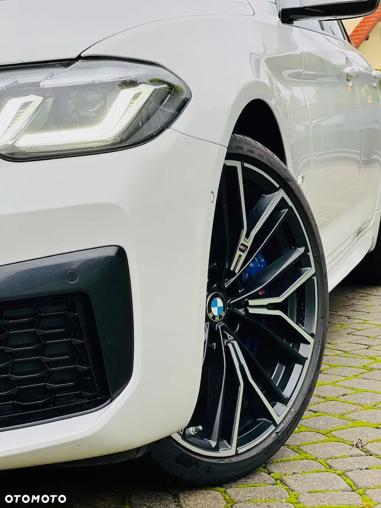 BMW Seria 5 530d xDrive Touring M Sport Edition - 34