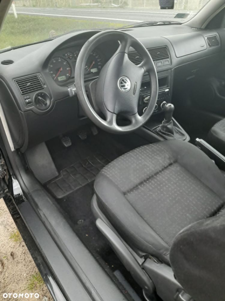 Volkswagen Golf - 8