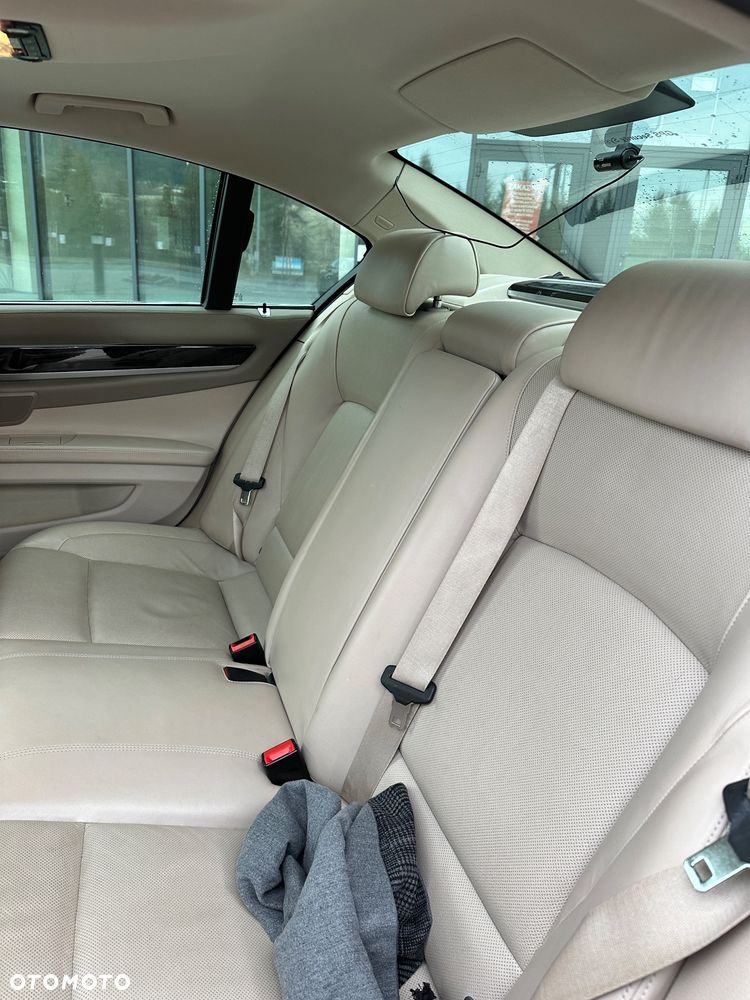 BMW Seria 7 - 16