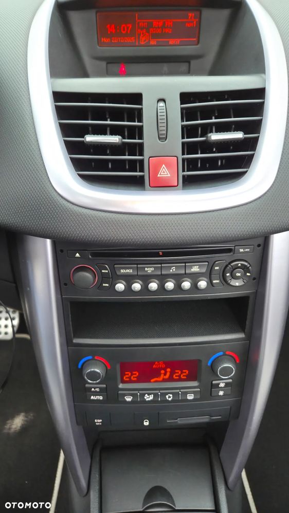 Peugeot 207 CC 120 VTi Roland Garros - 27