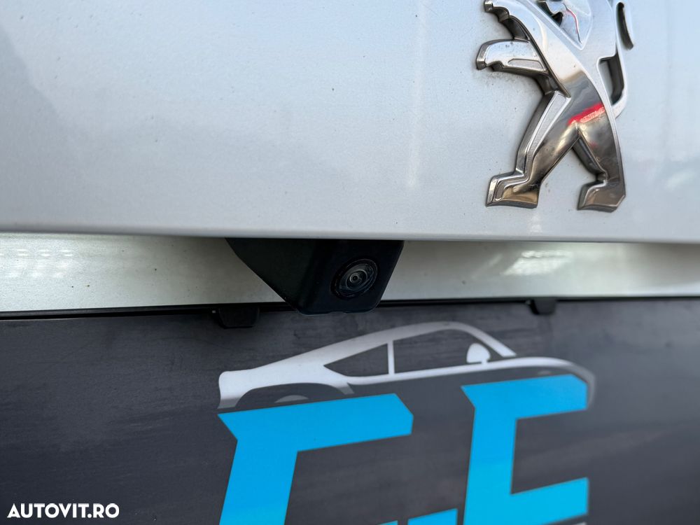 Peugeot 2008 1.5 BlueHDI STT EAT8 GT Line - 29