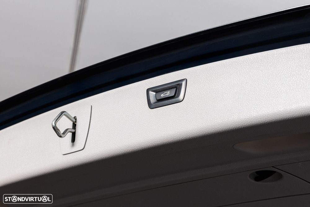 BMW 318 d Touring Line Sport - 11