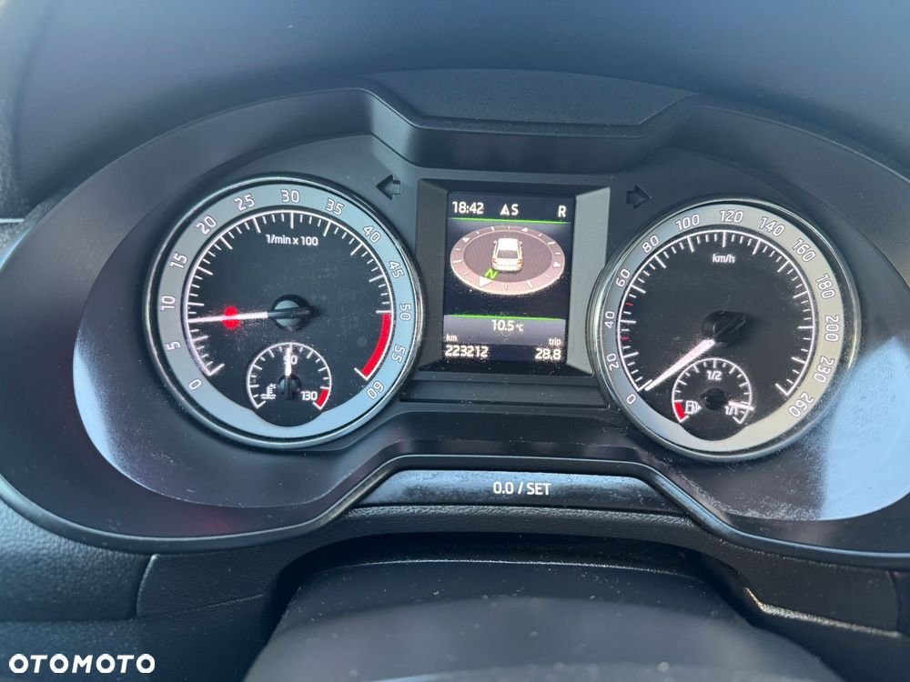 Skoda Octavia 2.0 TDI Ambition DSG - 9