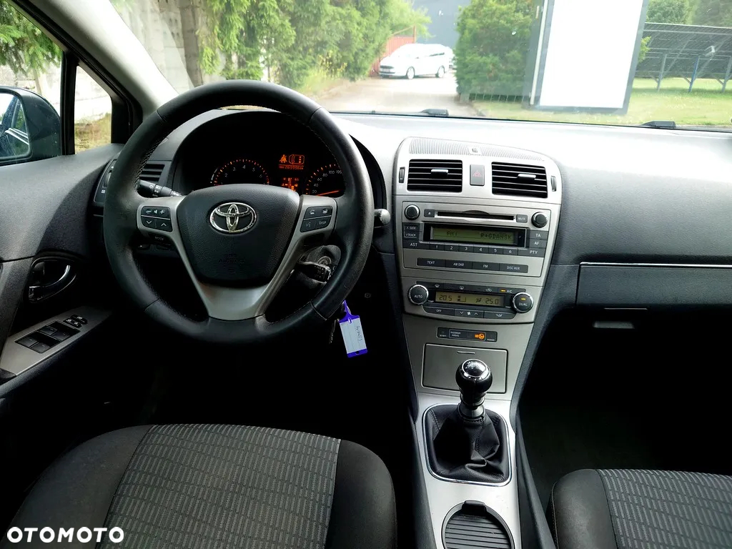 Toyota Avensis 1.8 Sol - 6