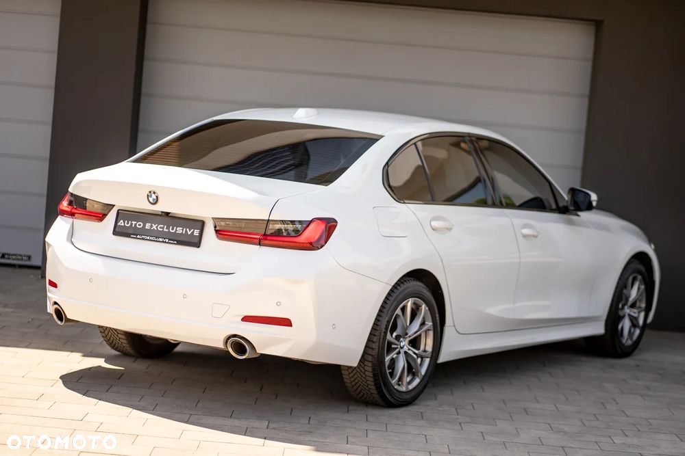 BMW Seria 3 320i Luxury Line - 22