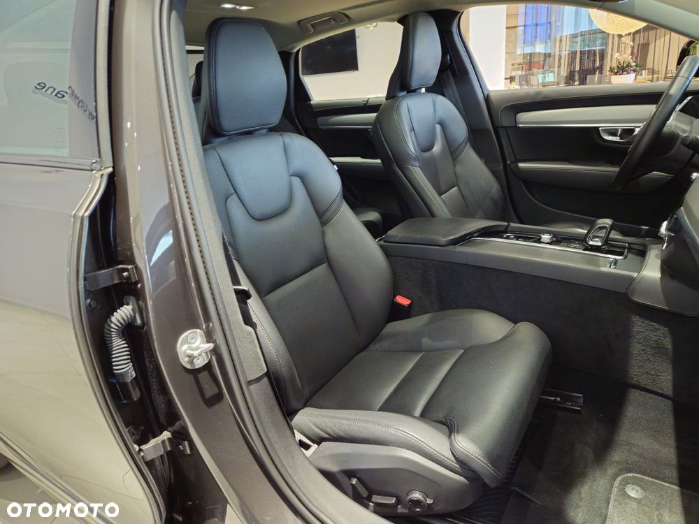 Volvo S90 - 25