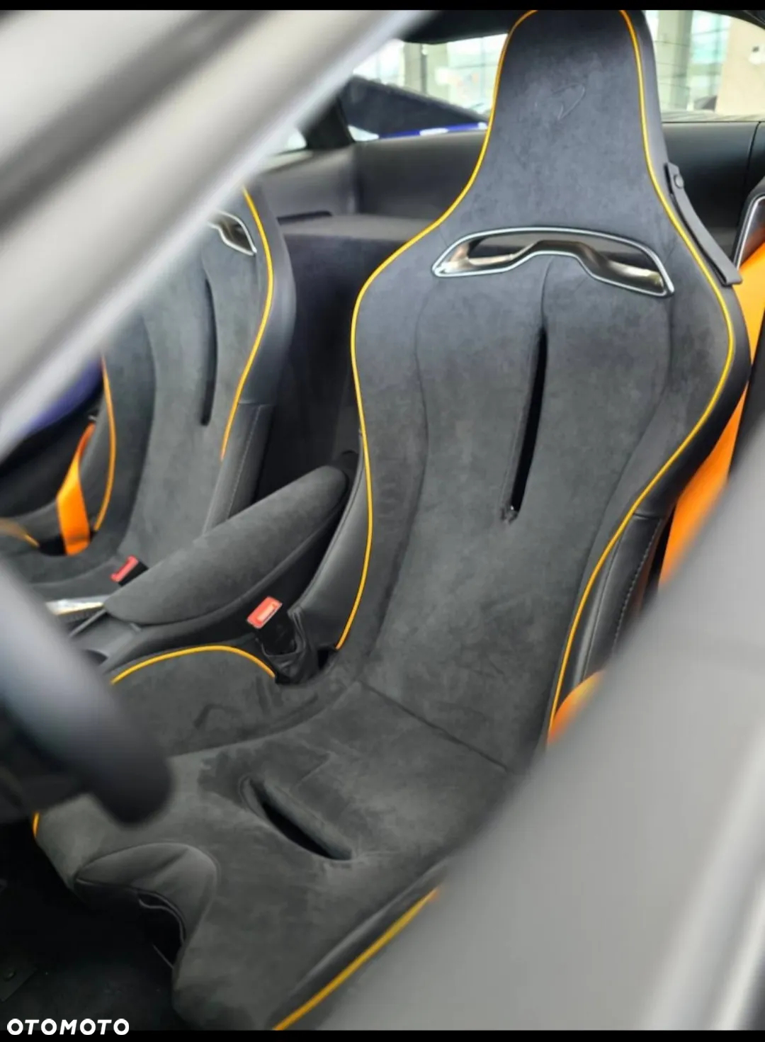 McLaren Artura - 11