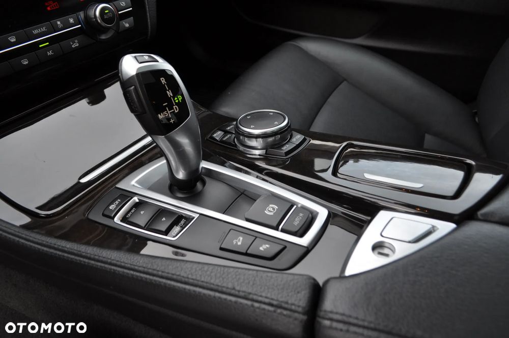 BMW Seria 5 528i xDrive Sport-Aut Modern Line - 23