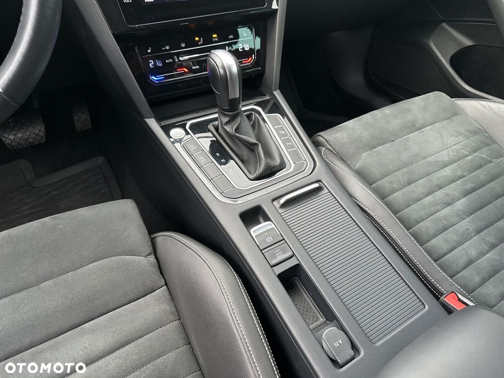 Volkswagen Passat - 22