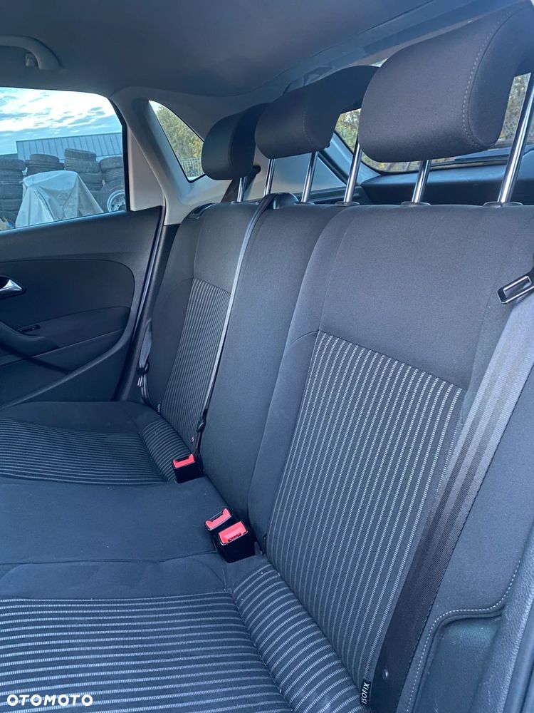 Volkswagen Polo 1.4 16V Highline - 11